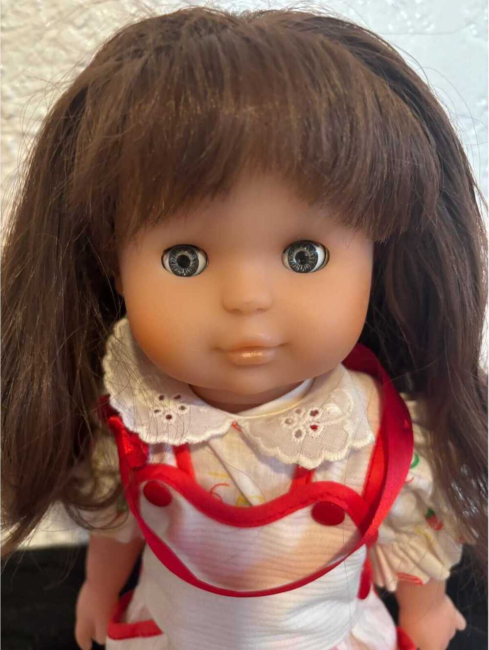 Corelle Doll Vintage Girl Brunette in Cute Outfit Blue/green Eyes W tag 14” EUC